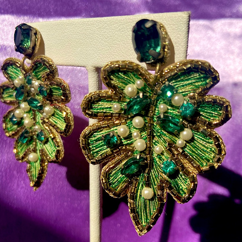 STATEMENT EARRINGS • Leaf Style •